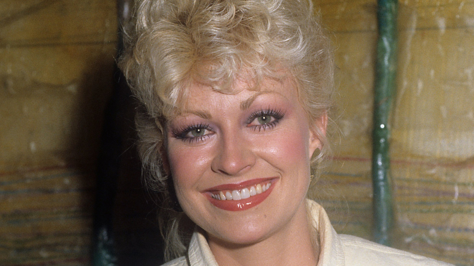 Dolly Parton’s Sister Took Over The Singer’s Movie Role In The ’80s Sitcom Adaptation