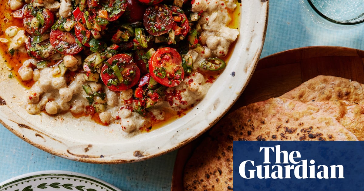 Sami Tamimi’s recipes for musabaha (warm chickpea dip) and turmeric and nigella seed flatbreads