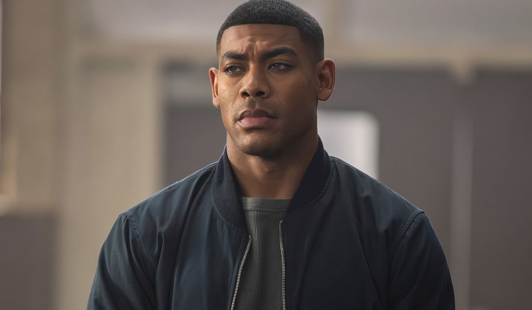 ‘SPEAK UHP’: The Internet Gets A Proper Laugh At Aaron Pierre’s South London Bruvcent Slip-Up & More In Latest ‘Lanterns’ Episode