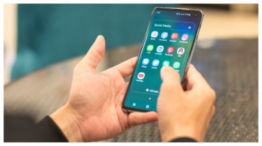 ‘Bricking’ Trend Helps Smartphone Users Break the Doomscroll Habit