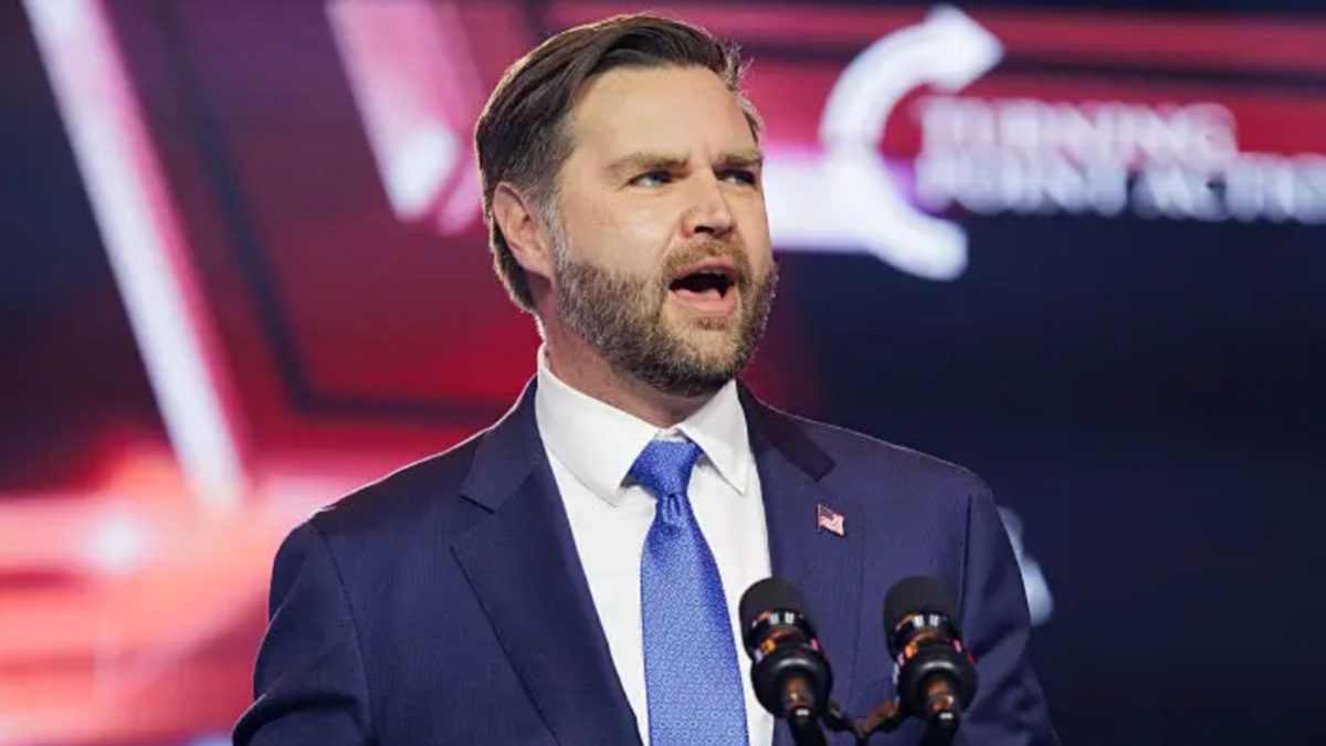 ‘His Wife Must Love This’: JD Vance Gushes Over ‘Drunk’ Woman Who Made His Night — Then Reveals His Bizarre Reply to Her Wild Question