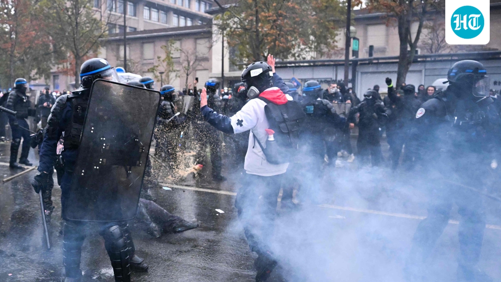 Over 1 lakh hit Paris streets as France protests intensify; police use tear gas, water cannon | World News – Hindustan Times