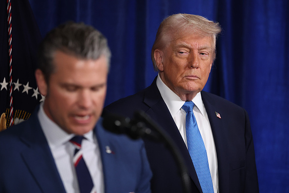 ‘Sure Is Jumpy’: Sniffling Hegseth Crumbles Next to Trump as Pentagon Insiders Ready to Turn on Him 